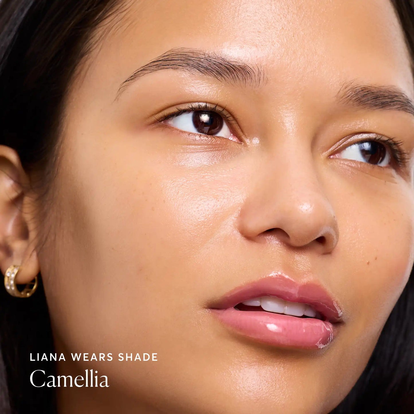 phyto-glow-lip-balm-camellia-h2 NATR-60075-Alt-Images-Phyto-Glow-Lip-Balm-Camellia-04.webp